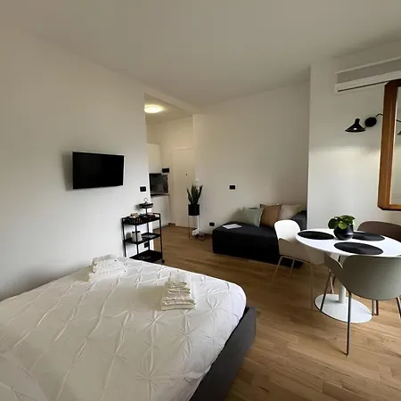 Hi15 - Garage Privato Apartment Como