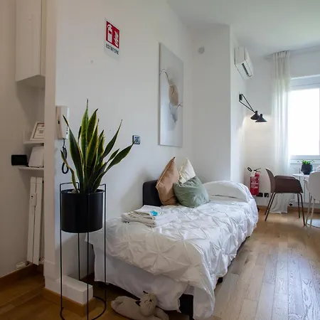 Daire Hi15 - Garage Privato Como