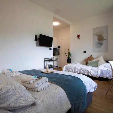 Daire Hi15 - Garage Privato Como