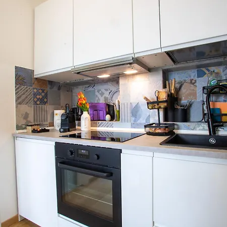 Hi15 - Garage Privato Apartamento *